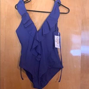 Navel blue swimsuit,
